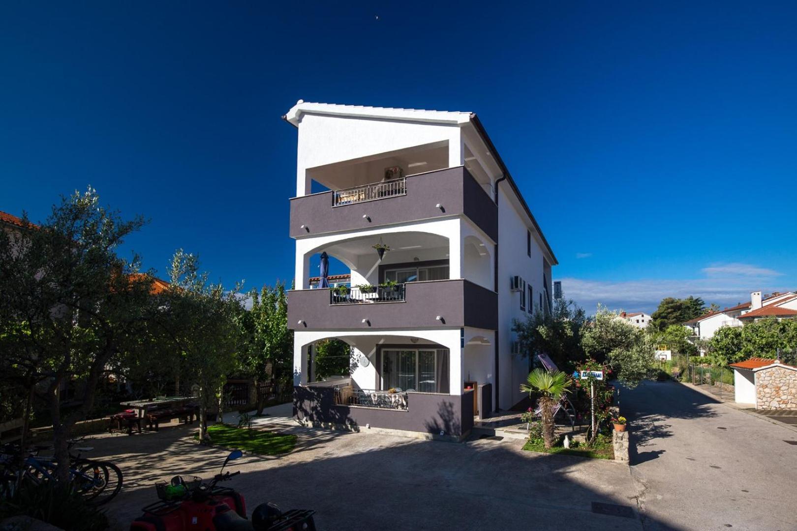 Charming Apartments Dodo Krk Town Exterior foto