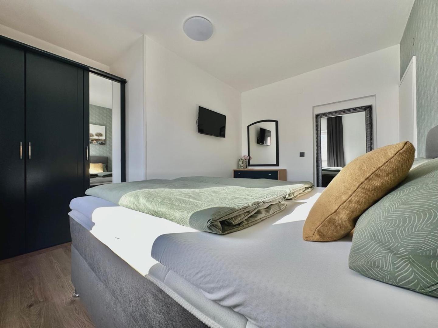 Charming Apartments Dodo Krk Town Exterior foto